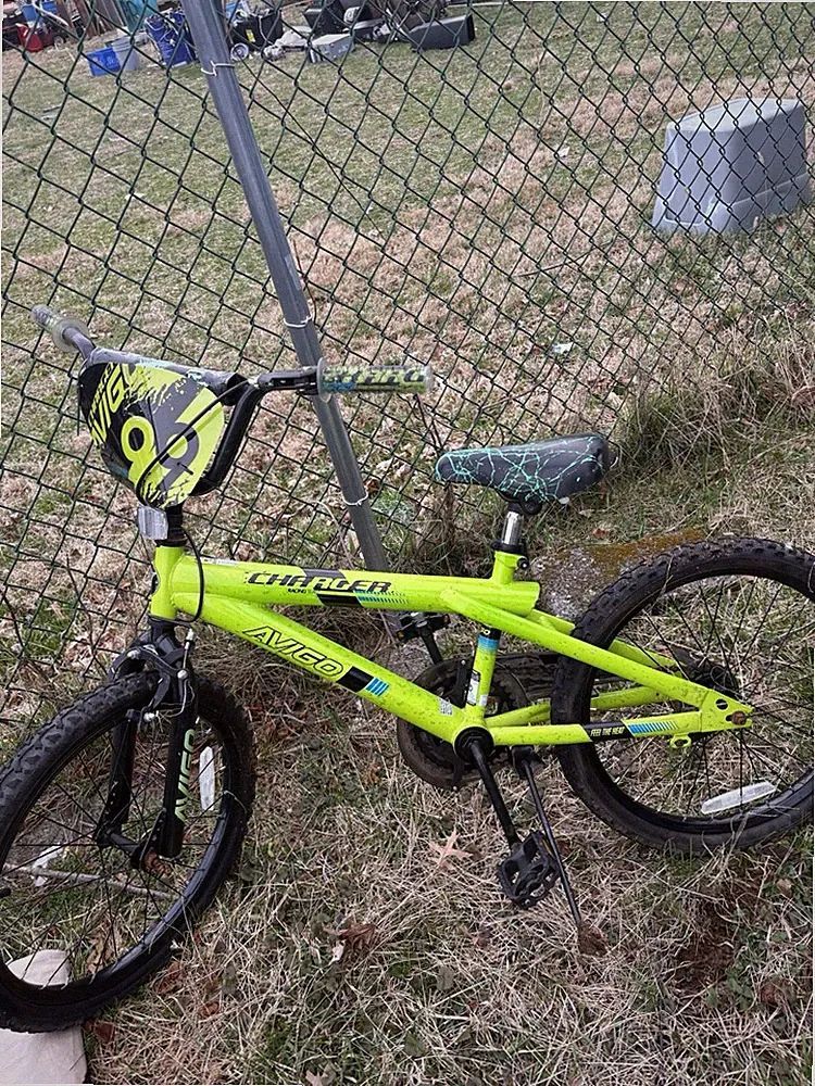 Avigo Charger BMX Bike 20in Green/Black, Kickstand, Reflectors, Number Plate