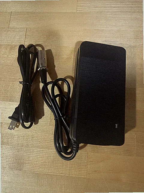 Momentum E-Bike Quick Charger (3 pin) EnergyPak