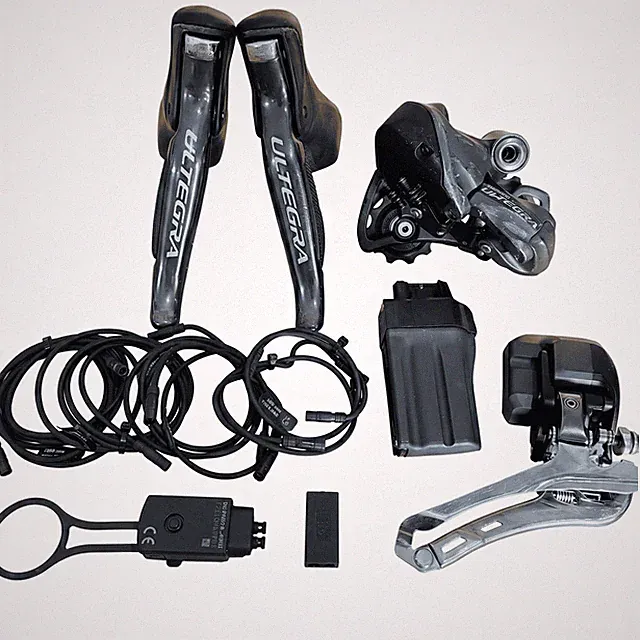 SHIMANO ULTEGRA Di2 6770 2x10s GROUPSET SHIFTERS FD RD BATTERY NO CHARGER WORKS